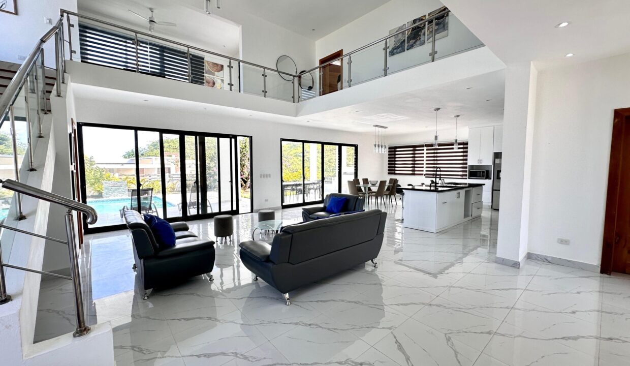 WhatsApp Image 2025-11-26 at 10.40.00 AM