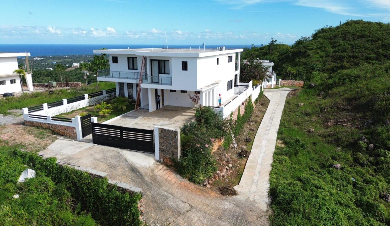 WhatsApp Image 2025-11-26 at 10.43.52 AM (2)